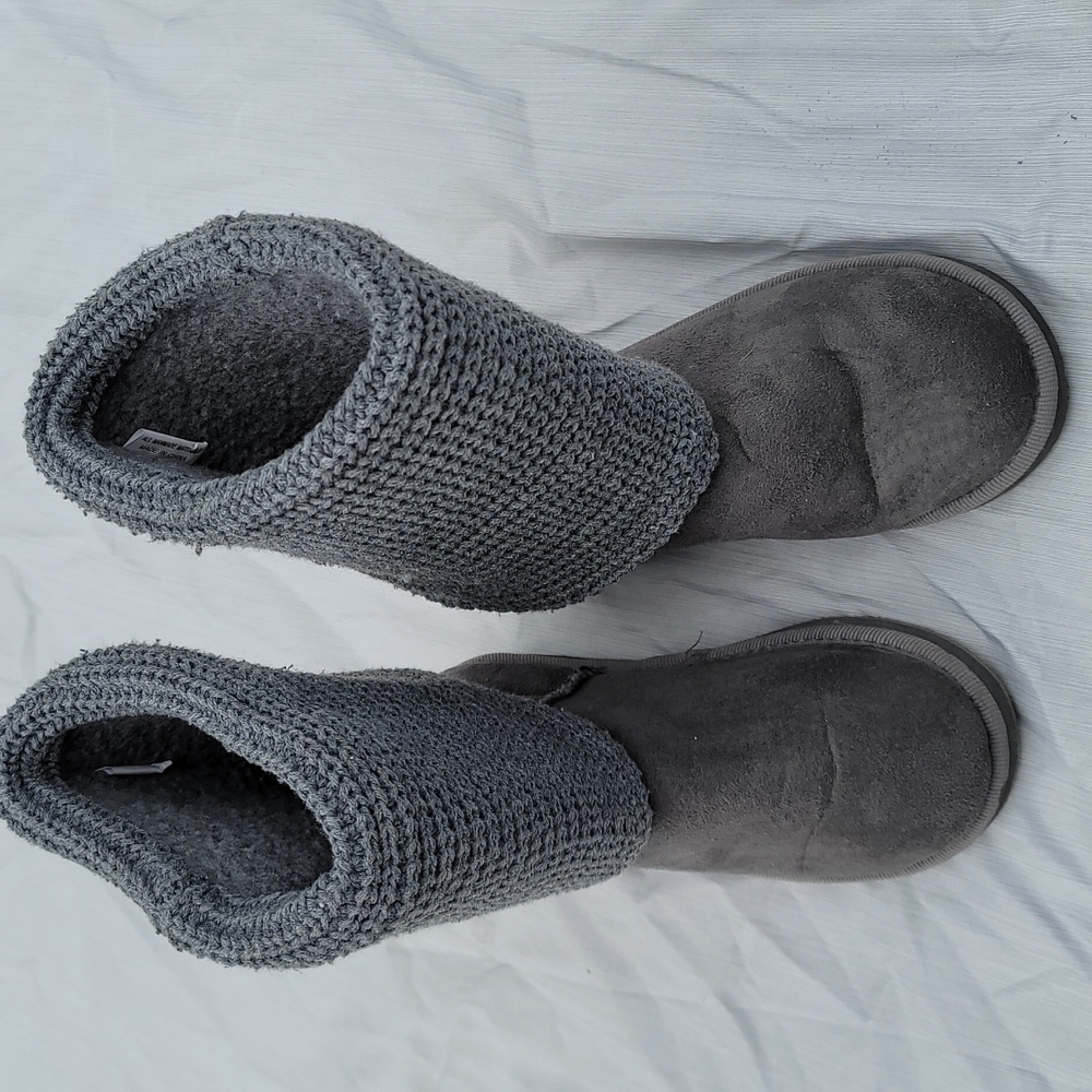 Sunville Grey knit boots size 7